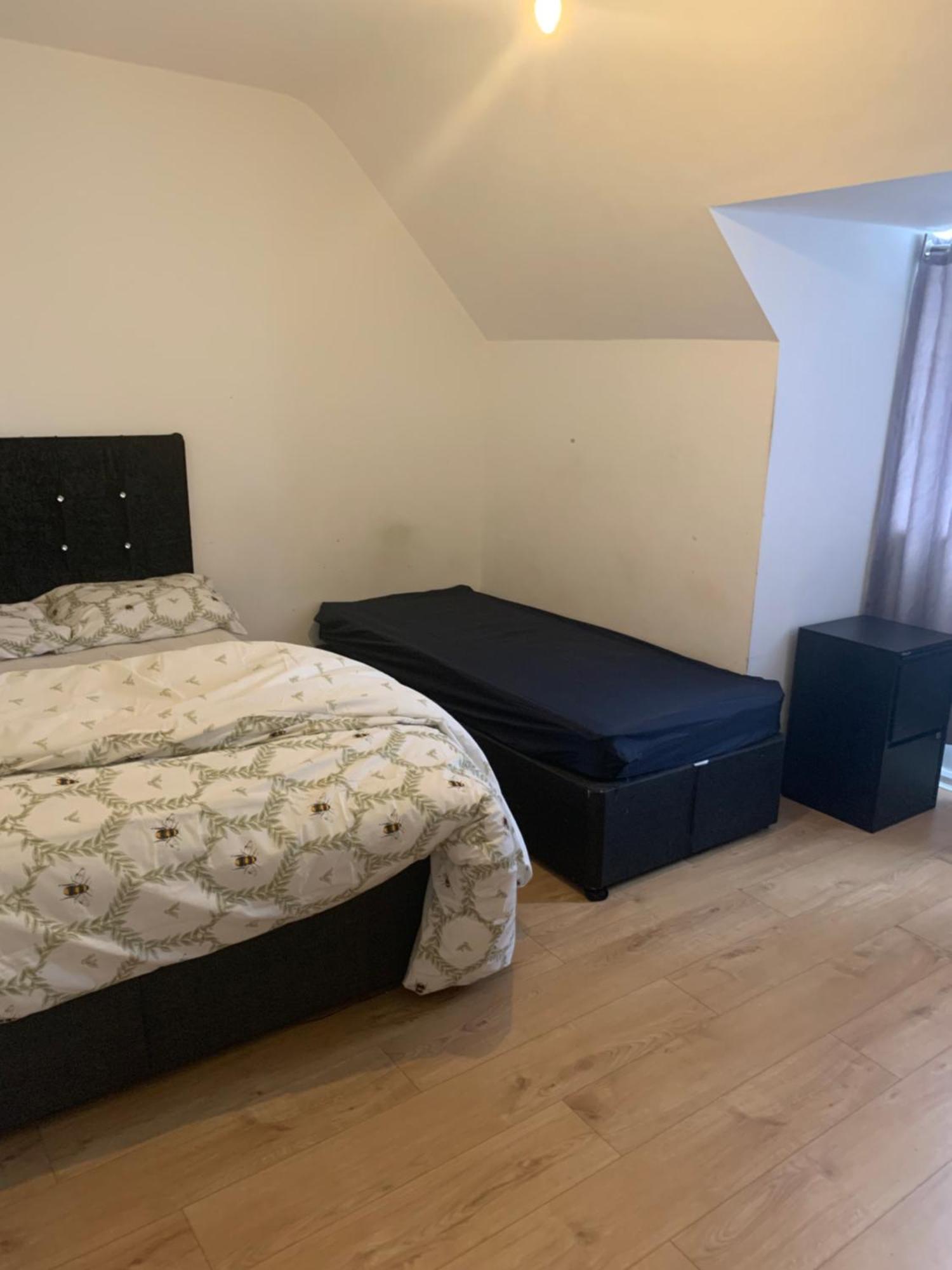 At Apex House Bed and Breakfast Ντάγκεναμ Εξωτερικό φωτογραφία