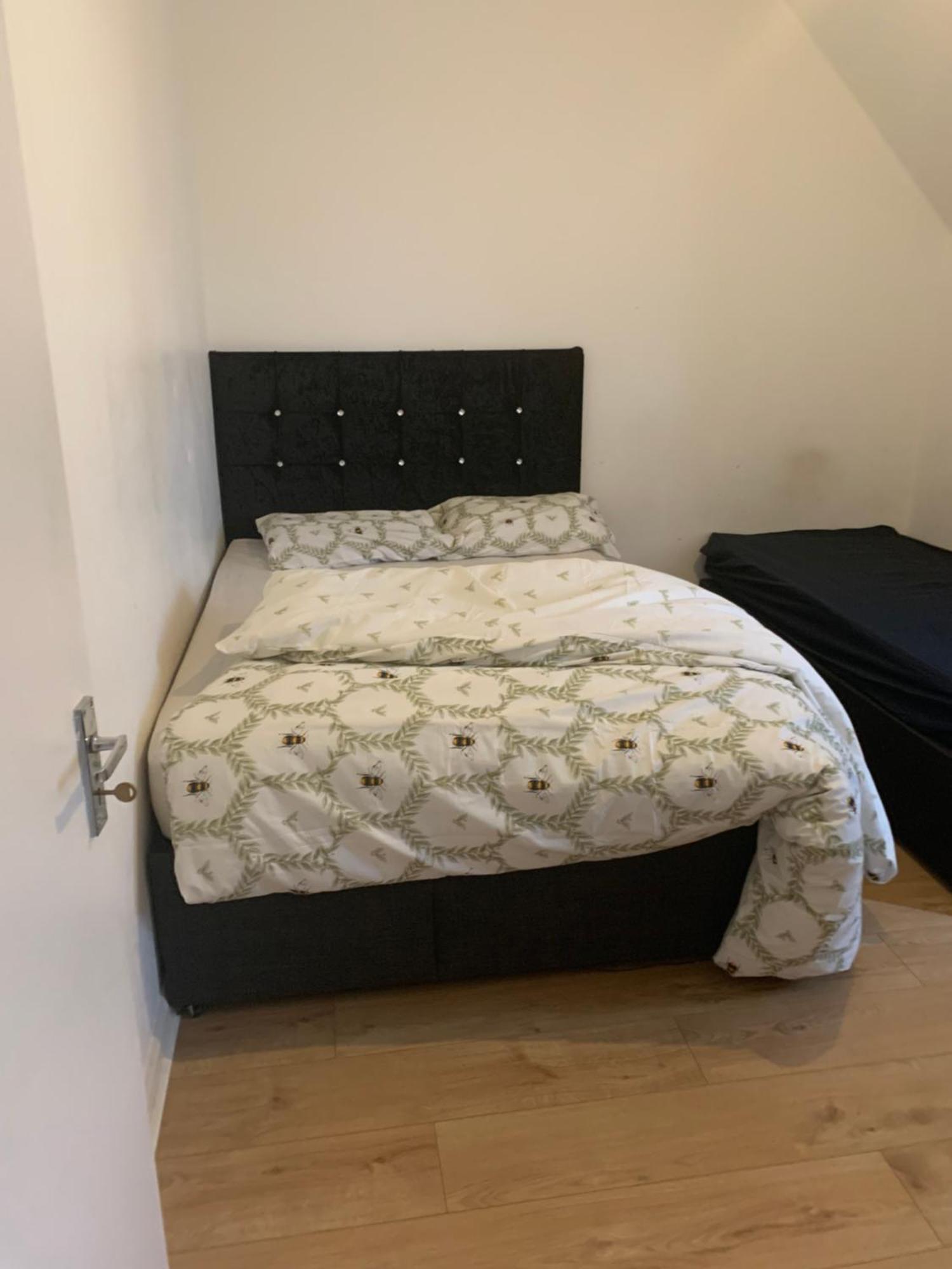 At Apex House Bed and Breakfast Ντάγκεναμ Εξωτερικό φωτογραφία
