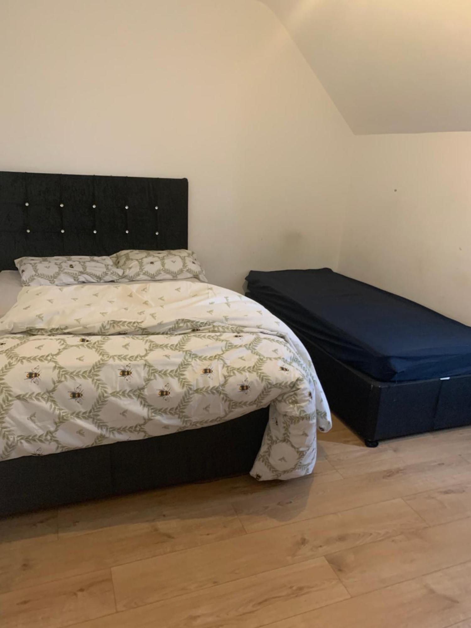 At Apex House Bed and Breakfast Ντάγκεναμ Εξωτερικό φωτογραφία